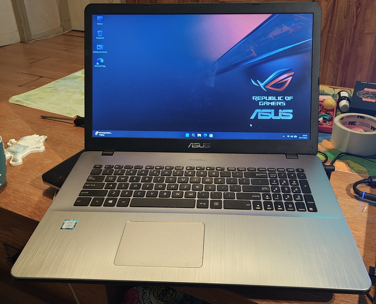 Asus vivobook 17